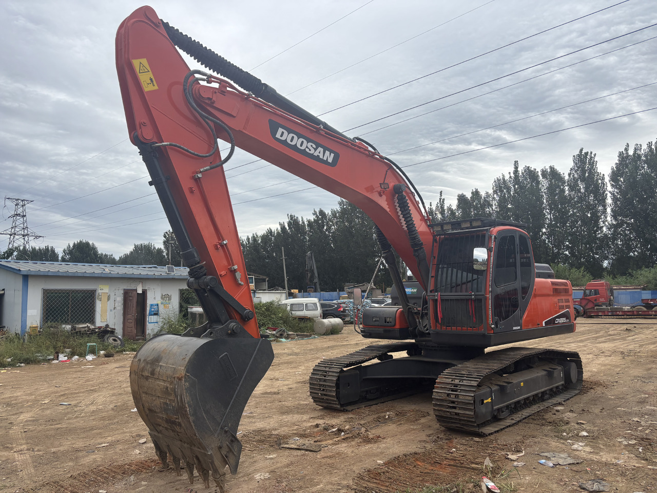 Doosan DX 225 Korea imports doosan DX225 - Ekskavator me zinxhirë: foto 3 Doosan DX 225 Korea imports doosan DX225 - Ekskavator me zinxhirë: foto 3