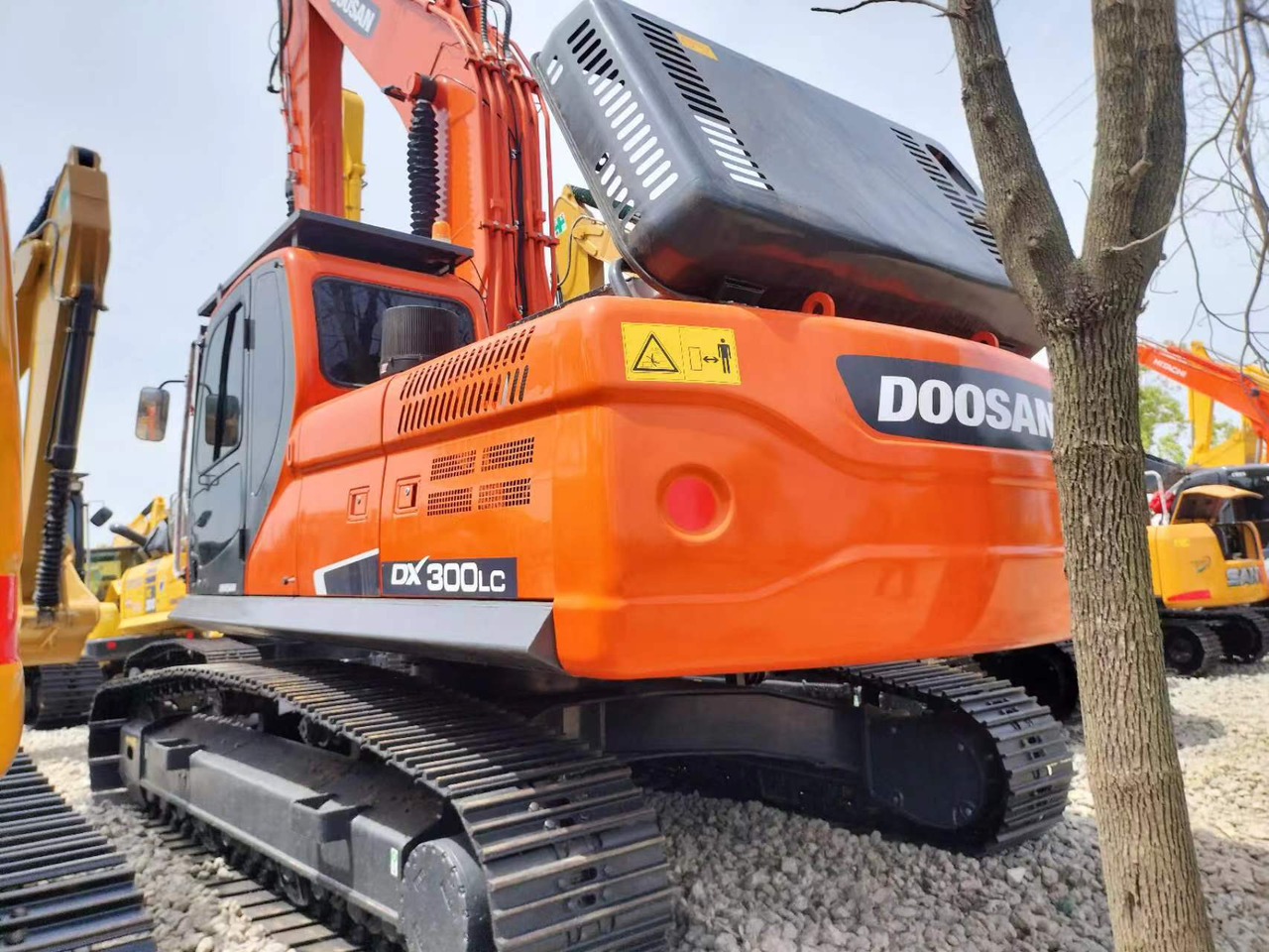 Doosan DX 300 Korea imports doosan DX300 - Ekskavator me zinxhirë: foto 1 Doosan DX 300 Korea imports doosan DX300 - Ekskavator me zinxhirë: foto 1