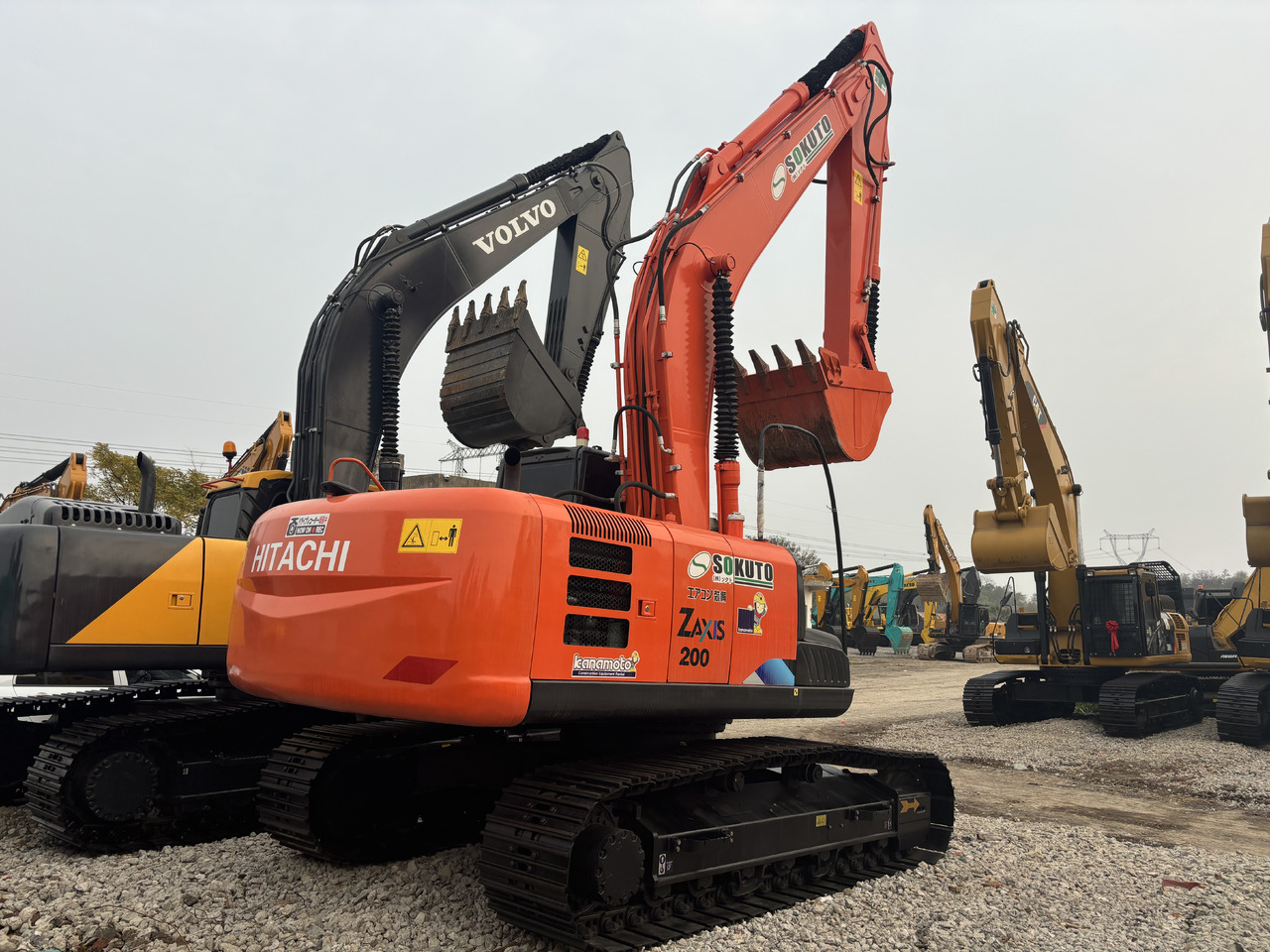 Hitachi Zx200-3 - Ekskavator me zinxhirë: foto 2 Hitachi Zx200-3 - Ekskavator me zinxhirë: foto 2