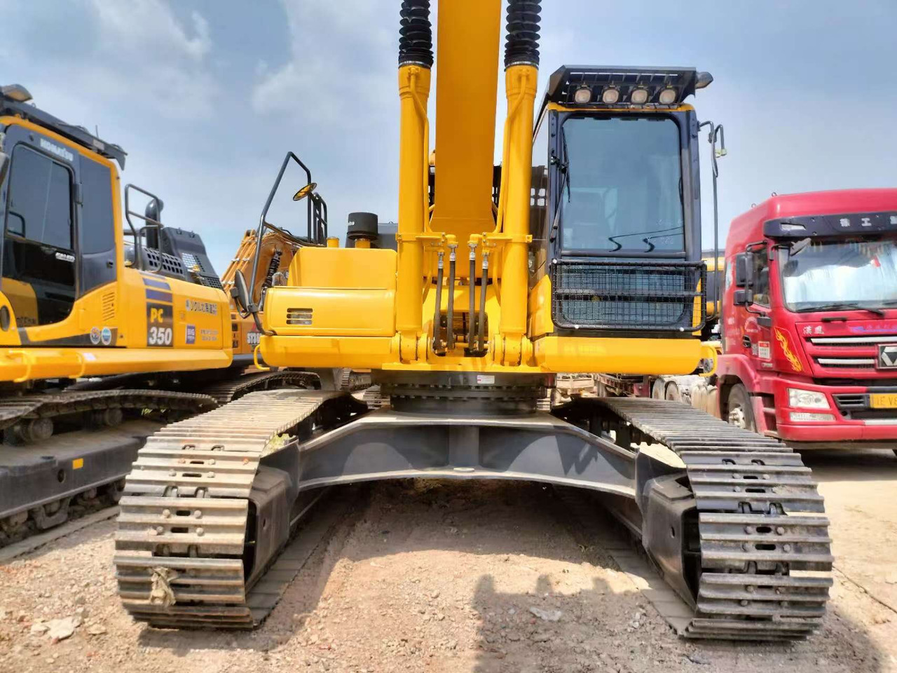 KOMATSU PC400-8 - Ekskavator me zinxhirë: foto 3 KOMATSU PC400-8 - Ekskavator me zinxhirë: foto 3