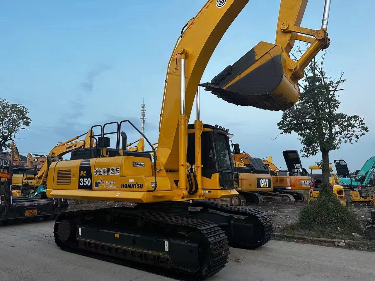 Komatsu PC 350-7 PC350 - Ekskavator me zinxhirë: foto 1 Komatsu PC 350-7 PC350 - Ekskavator me zinxhirë: foto 1