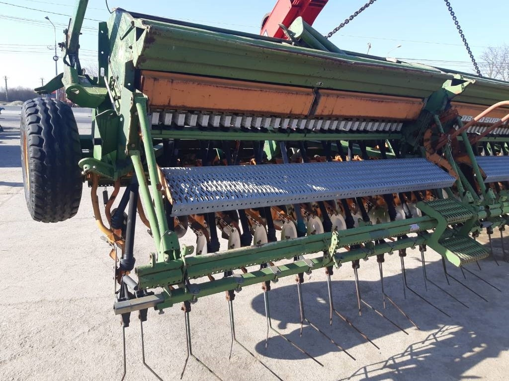 Amazone D8-60 Super - Mbjellëse në radhë: foto 3 Amazone D8-60 Super - Mbjellëse në radhë: foto 3
