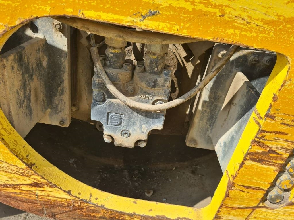 Bomag BW 213 D H-4 FOR PARTS - Ngjeshës: foto 5 Bomag BW 213 D H-4 FOR PARTS - Ngjeshës: foto 5