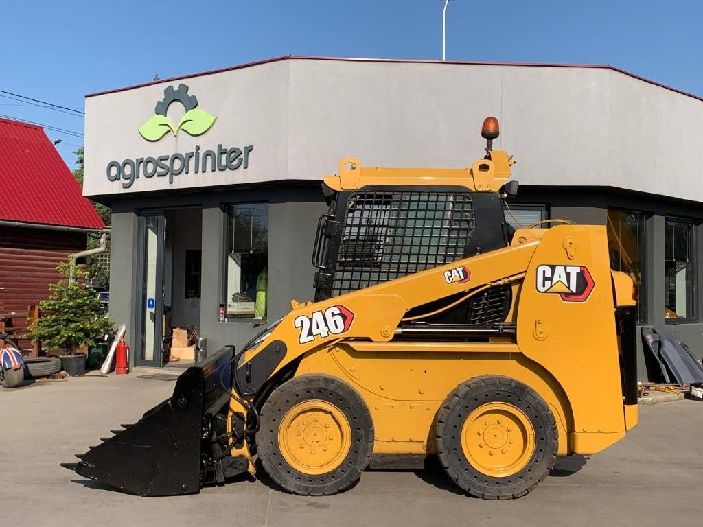 CAT 246 - Mini fadrom: foto 2 CAT 246 - Mini fadrom: foto 2