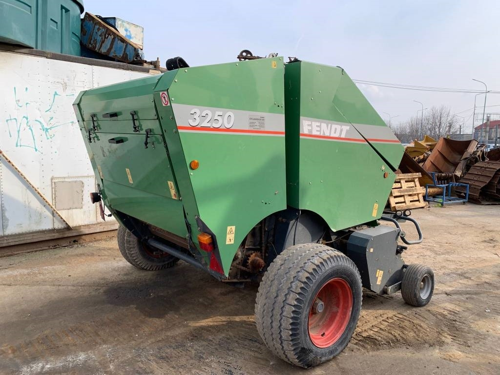 Fendt 3250 - Dengmbledhëse e rrumbullakët: foto 3 Fendt 3250 - Dengmbledhëse e rrumbullakët: foto 3