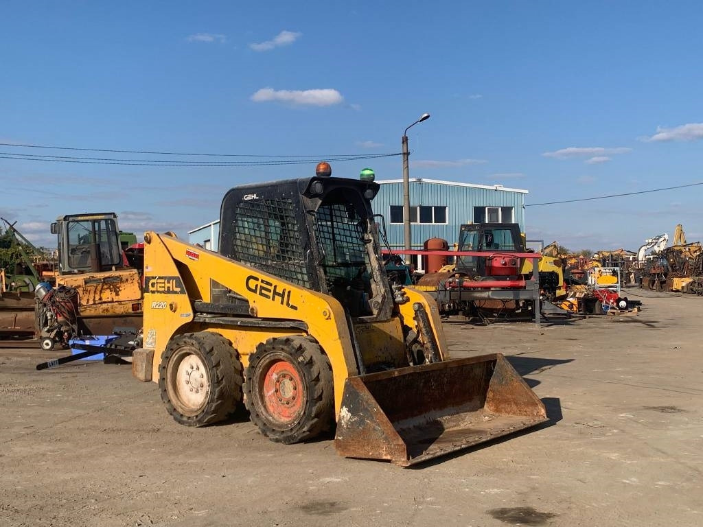 Gehl R 220 - Mini fadrom: foto 4 Gehl R 220 - Mini fadrom: foto 4