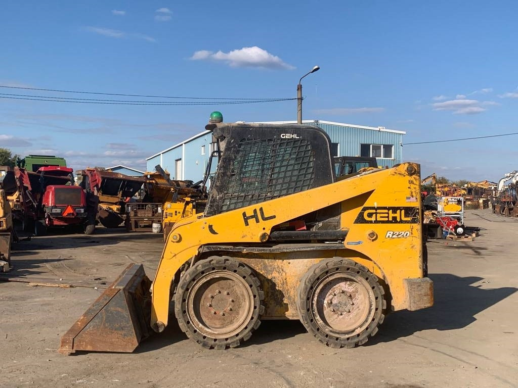 Gehl R 220 - Mini fadrom: foto 2 Gehl R 220 - Mini fadrom: foto 2