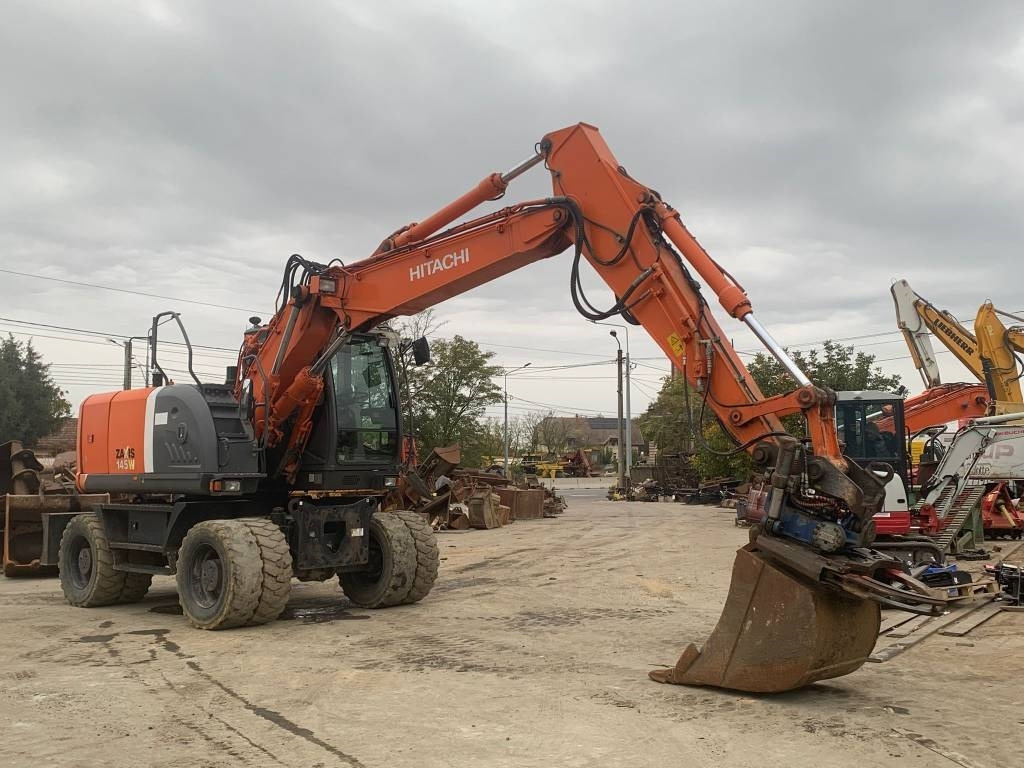 Hitachi ZX 145 W-3+SMP Rototilt - Ekskavator me goma: foto 4 Hitachi ZX 145 W-3+SMP Rototilt - Ekskavator me goma: foto 4
