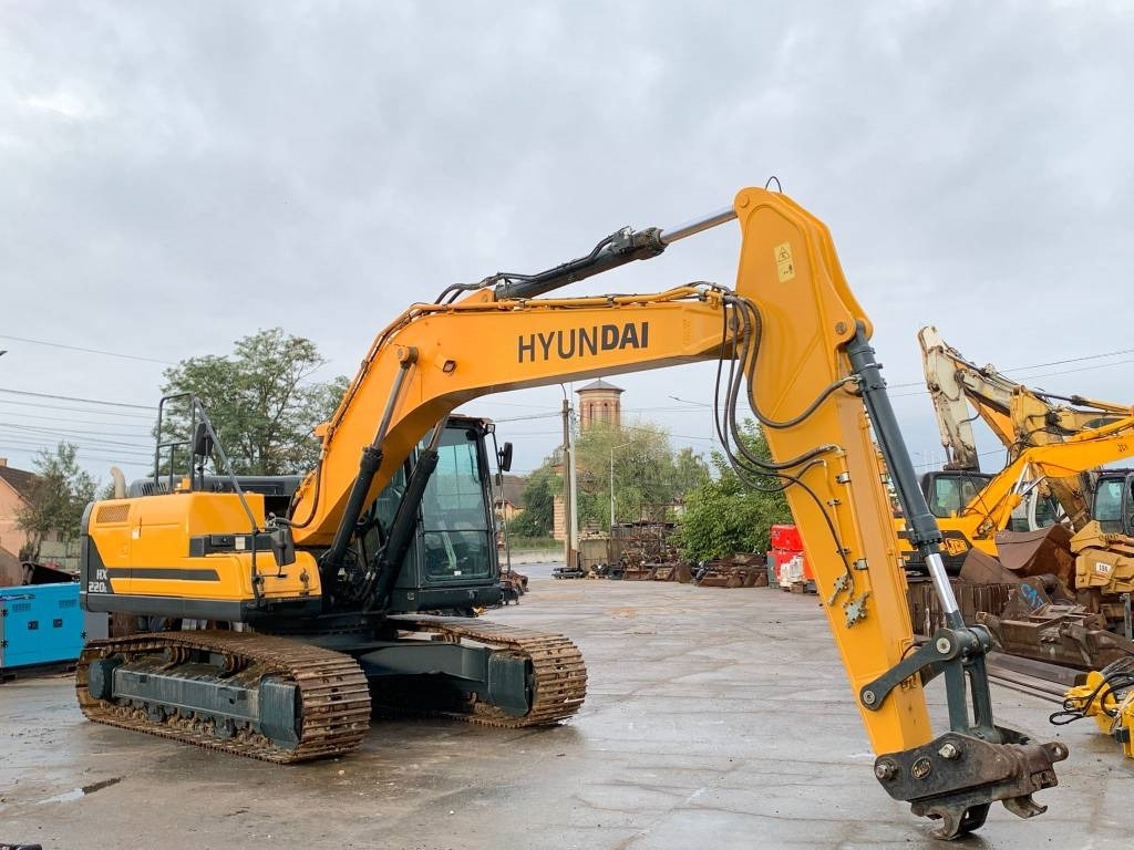Hyundai HX 220 L - Ekskavator me zinxhirë: foto 4 Hyundai HX 220 L - Ekskavator me zinxhirë: foto 4