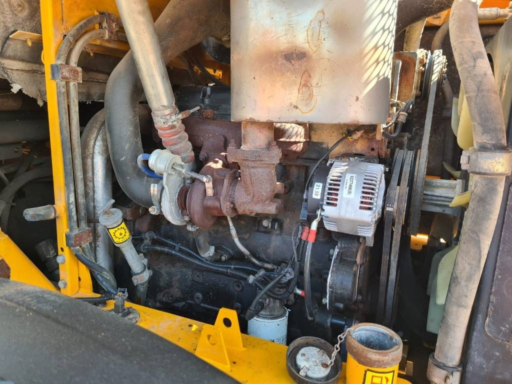 JCB 416HT - Fadrom me goma: foto 5 JCB 416HT - Fadrom me goma: foto 5