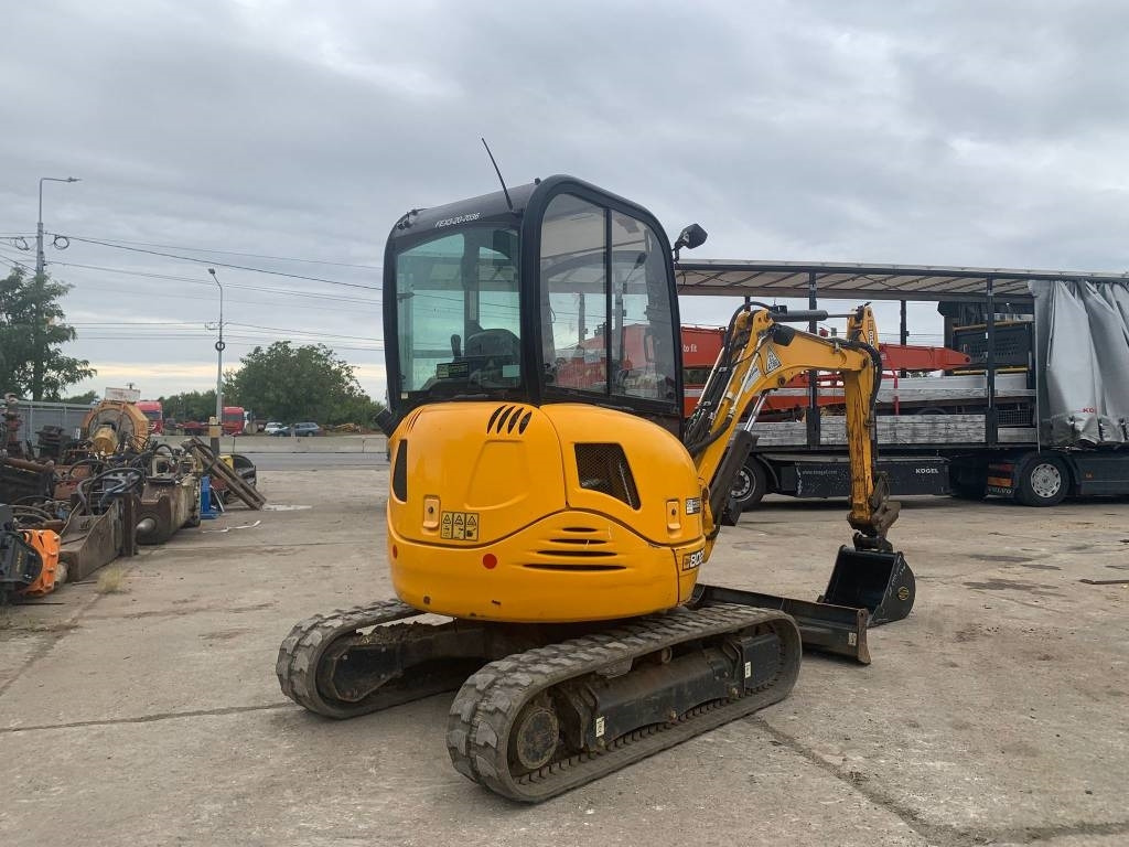 JCB 8025 ZTS - Miniekskavator: foto 2 JCB 8025 ZTS - Miniekskavator: foto 2