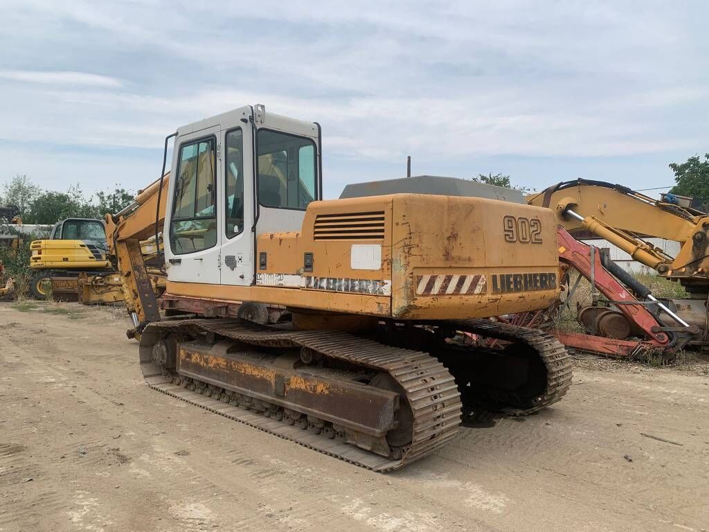 Liebherr R902 For Parts Liebherr R902 For Parts - Ekskavator me zinxhirë: foto 2 Liebherr R902 For Parts Liebherr R902 For Parts - Ekskavator me zinxhirë: foto 2