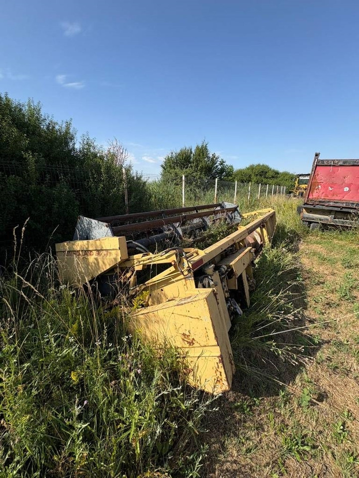 New Holland TF 44  - Autokombajnë: foto 5 New Holland TF 44  - Autokombajnë: foto 5