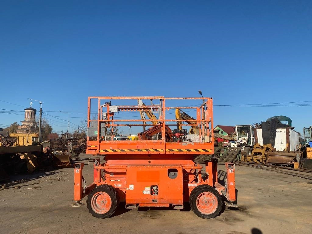 SkyJack SJ 6832 RT - Ngritës gërshërë: foto 5 SkyJack SJ 6832 RT - Ngritës gërshërë: foto 5