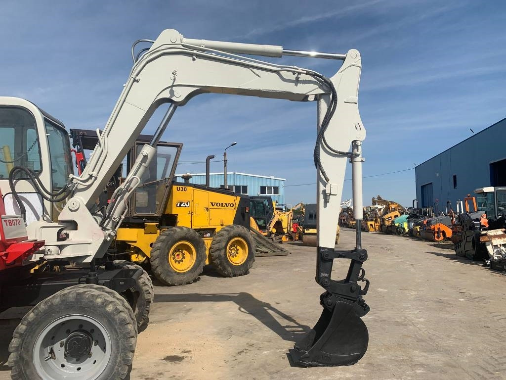 Takeuchi TB070W - Ekskavator me goma: foto 5 Takeuchi TB070W - Ekskavator me goma: foto 5