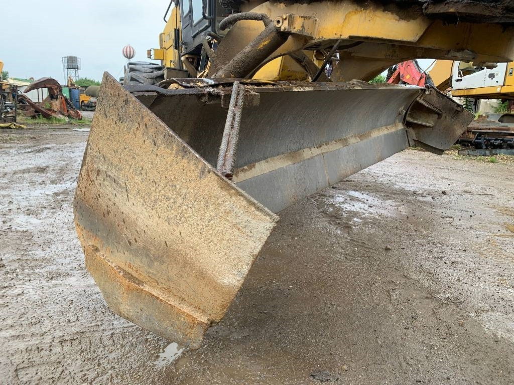 Volvo Champion 720 - Makinë niveluese: foto 3 Volvo Champion 720 - Makinë niveluese: foto 3