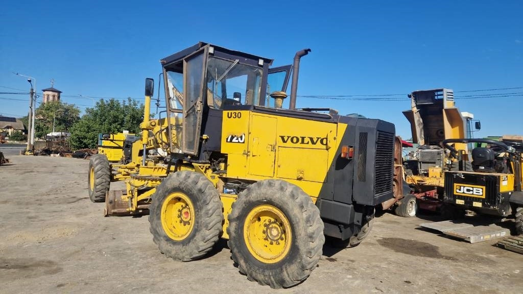 Volvo Champion 720 - Makinë niveluese: foto 2 Volvo Champion 720 - Makinë niveluese: foto 2