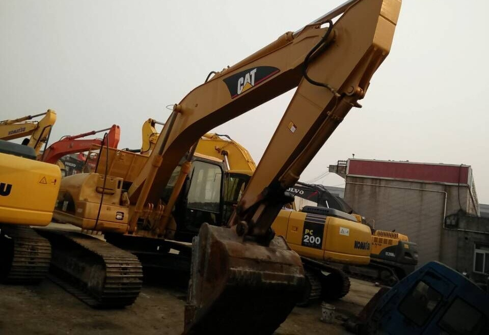 Caterpillar 320C - Ekskavator me zinxhirë: foto 1 Caterpillar 320C - Ekskavator me zinxhirë: foto 1