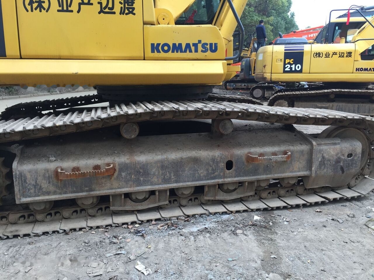 Komatsu PC300-7 - Ekskavator me zinxhirë: foto 5 Komatsu PC300-7 - Ekskavator me zinxhirë: foto 5