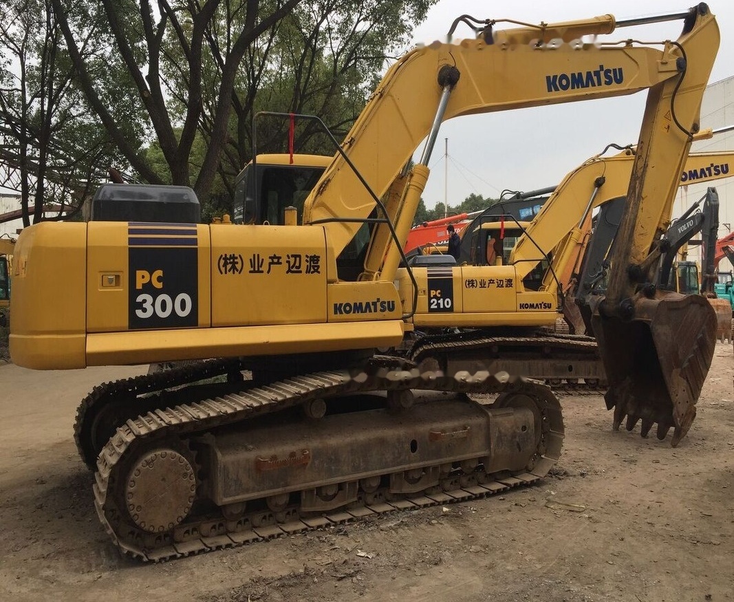 Komatsu PC300-7 - Ekskavator me zinxhirë: foto 3 Komatsu PC300-7 - Ekskavator me zinxhirë: foto 3