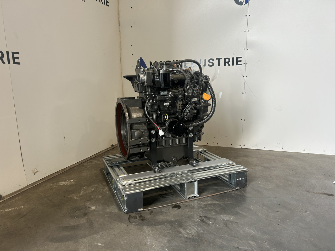 Yanmar 3TNV82A - Motori për Ekskavator: foto 1 Yanmar 3TNV82A - Motori për Ekskavator: foto 1