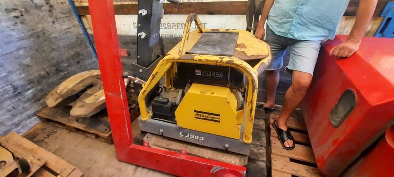 Atlas-Copco Rüttelplatte LJ500 - Pllakë vibratori: foto 1 Atlas-Copco Rüttelplatte LJ500 - Pllakë vibratori: foto 1