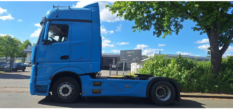 Mercedes-Benz 1845 SZM Mega Spacs Vollausst - Gjysmë-kamion: foto 3 Mercedes-Benz 1845 SZM Mega Spacs Vollausst - Gjysmë-kamion: foto 3