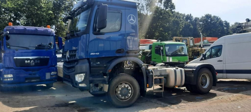 Mercedes-Benz 2043 Arocs 4x4 - Gjysmë-kamion: foto 1 Mercedes-Benz 2043 Arocs 4x4 - Gjysmë-kamion: foto 1