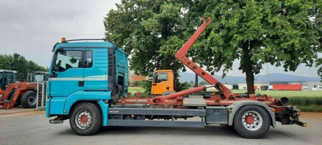 MAN TGS 18.440 Abroller mit Funk +Kran vor - Kamion vetëngarkues, Kamion me vinç: foto 4 MAN TGS 18.440 Abroller mit Funk +Kran vor - Kamion vetëngarkues, Kamion me vinç: foto 4