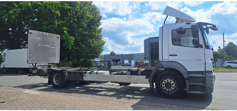 Mercedes-Benz 1833 2 Achser für BDF mit LBW - Kamion kabinë-shasi: foto 3 Mercedes-Benz 1833 2 Achser für BDF mit LBW - Kamion kabinë-shasi: foto 3