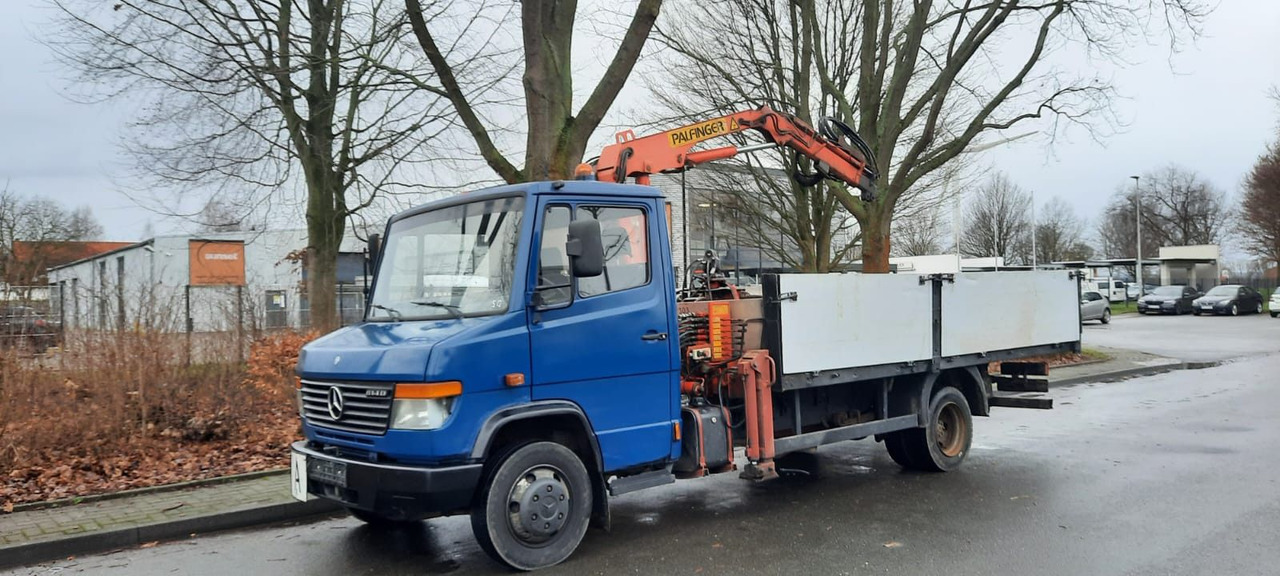 Mercedes-Benz 814 Pritsche mit Kran+Greifer - Kamioncine me karroceri: foto 1 Mercedes-Benz 814 Pritsche mit Kran+Greifer - Kamioncine me karroceri: foto 1