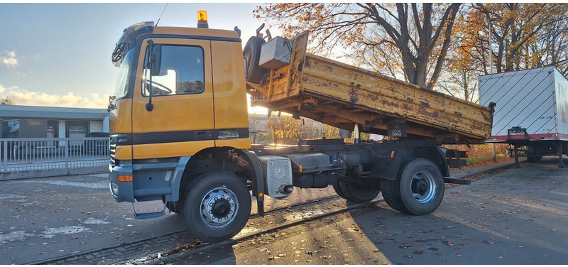 Mercedes-Benz Axor 1843 - Kamion vetëshkarkues: foto 1 Mercedes-Benz Axor 1843 - Kamion vetëshkarkues: foto 1
