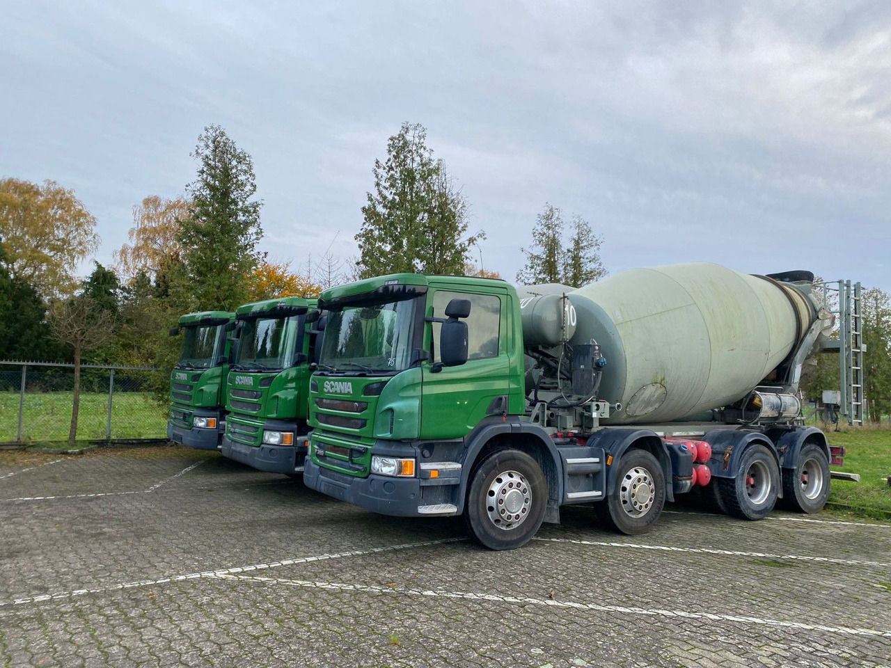 Scania 2x P360 Betonmischer 8x4 Blatt/Blatt E6 2 stück - Autobetoniere: foto 4 Scania 2x P360 Betonmischer 8x4 Blatt/Blatt E6 2 stück - Autobetoniere: foto 4