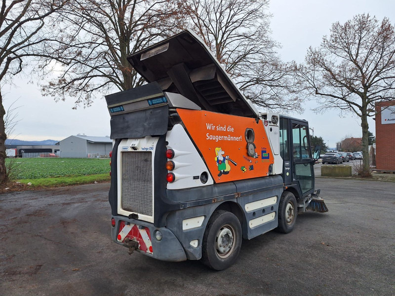 Schmidt Hagen Kehrmaschine K449 - Makinë fshirëse për rrugët: foto 5 Schmidt Hagen Kehrmaschine K449 - Makinë fshirëse për rrugët: foto 5