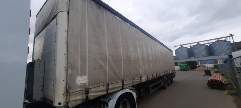 Schmitz Cargobull 3-Achser Pritsche Plane - Gjysmë rimorkio me tendë: foto 3 Schmitz Cargobull 3-Achser Pritsche Plane - Gjysmë rimorkio me tendë: foto 3