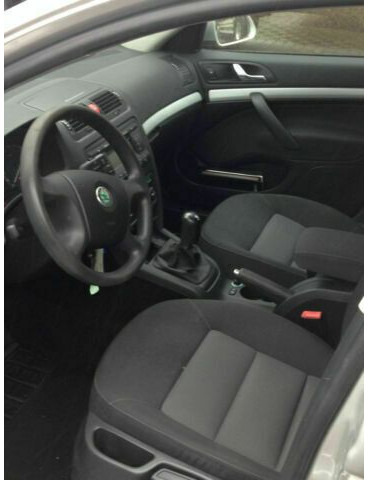 Škoda Skoda Octaviat Vollausst. 105 KW - Makinë me portobagazh: foto 4 Škoda Skoda Octaviat Vollausst. 105 KW - Makinë me portobagazh: foto 4