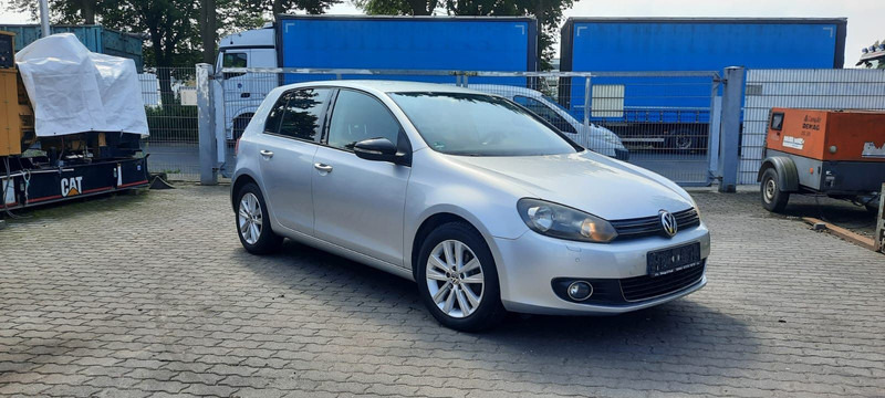 Volkswagen Golf - Veturë: foto 1 Volkswagen Golf - Veturë: foto 1