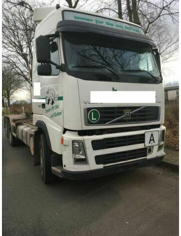 Volvo FH12-420 G.Haus 2xBett Klima Schaltgetriebe Reta - Kamion vetëngarkues: foto 2 Volvo FH12-420 G.Haus 2xBett Klima Schaltgetriebe Reta - Kamion vetëngarkues: foto 2