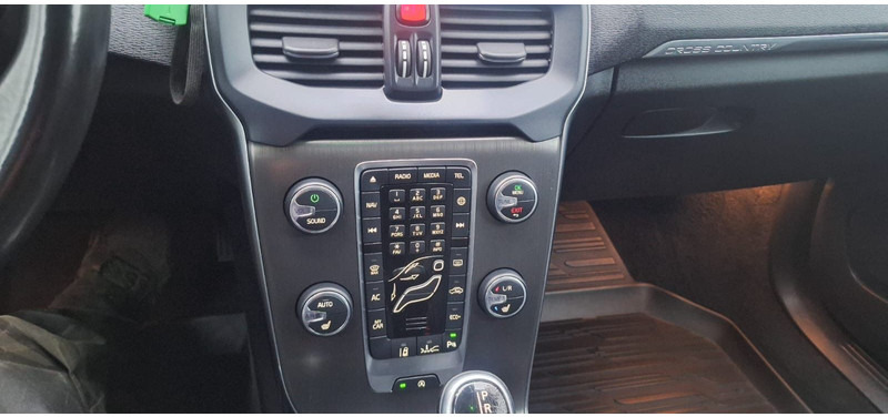Veturë Volvo V40 Cross Country You!: foto 6