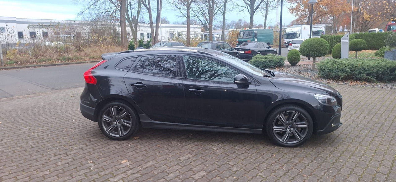 Volvo V40 Cross Country You! - SUV: foto 3 Volvo V40 Cross Country You! - SUV: foto 3