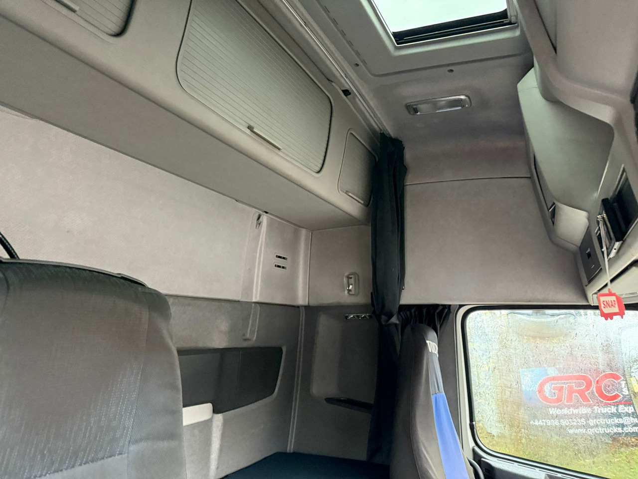 Gjysmë-kamion 2010 Volvo FH 460 Tractor Unit: foto 27