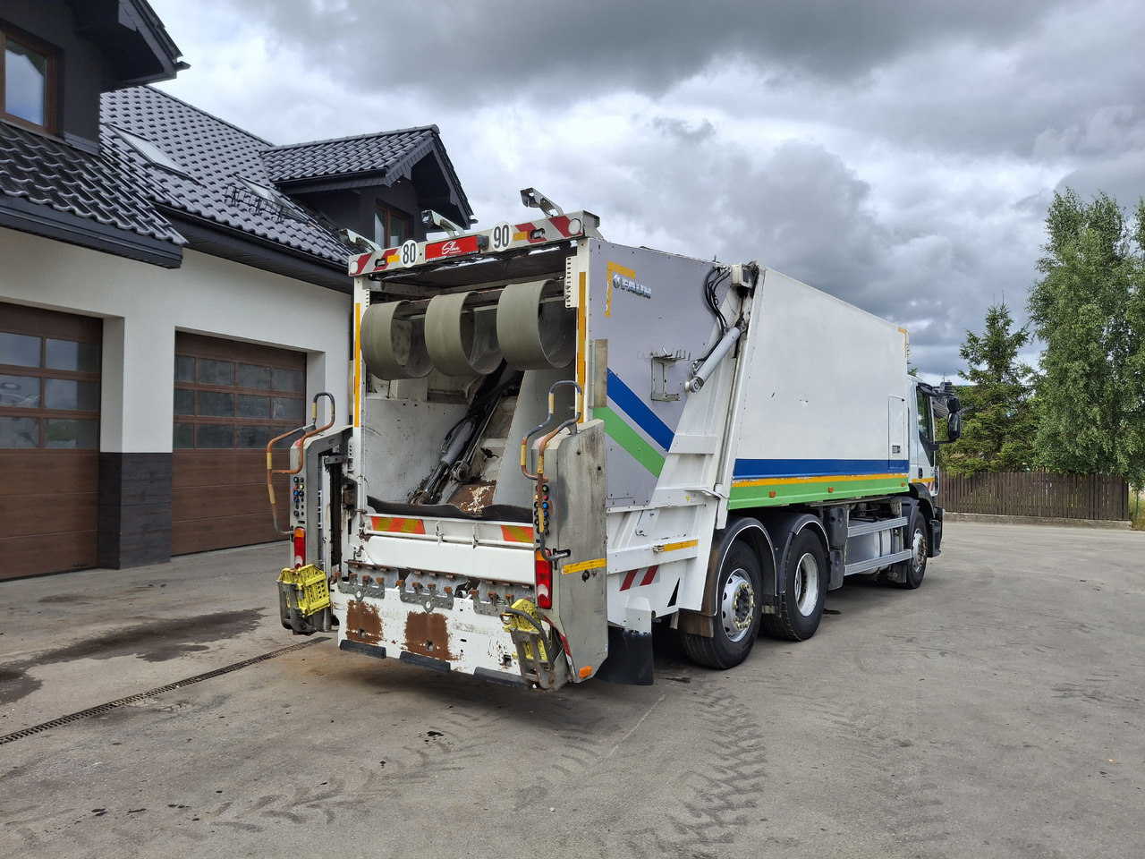 IVECO Euro 6 Śmieciarka Zweikammer-Müllwagen FAUN SL5 TR2L - Kamion mbeturinash: foto 4 IVECO Euro 6 Śmieciarka Zweikammer-Müllwagen FAUN SL5 TR2L - Kamion mbeturinash: foto 4