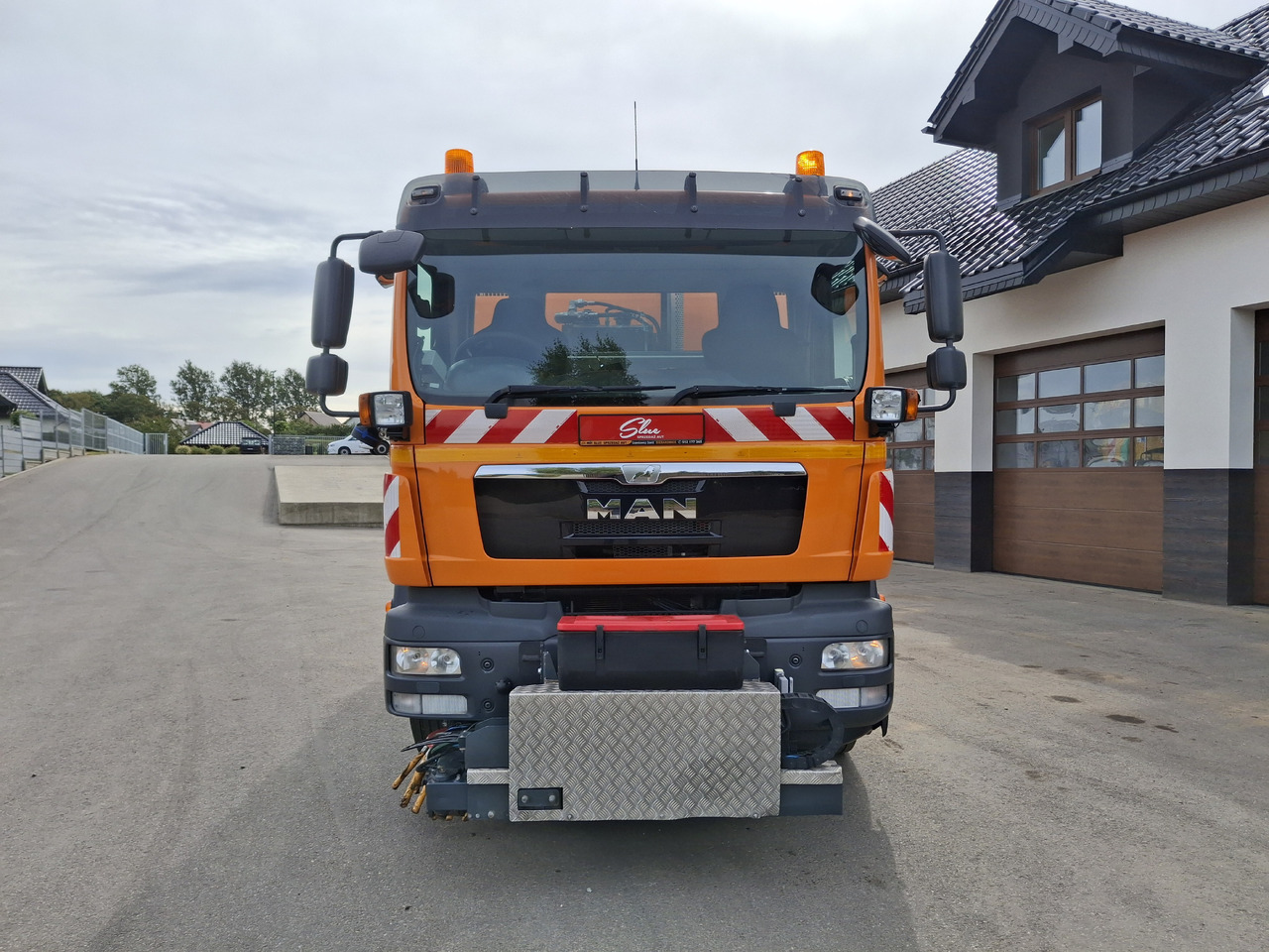 MAN TGM 18.250 Zamiatarka Kupper Weisser BROCK 2 Motoren Szczotki L/R PM10 Odchwaszczarka - Makinë fshirëse për rrugët: foto 2 MAN TGM 18.250 Zamiatarka Kupper Weisser BROCK 2 Motoren Szczotki L/R PM10 Odchwaszczarka - Makinë fshirëse për rrugët: foto 2