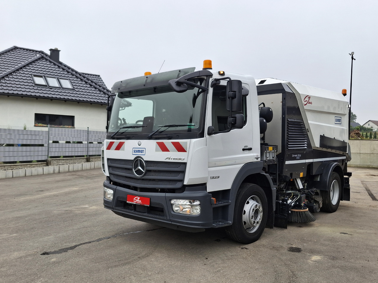 MERCEDES-BENZ Atego 1523 Zamiatarka Kehrmaschine Schmidt Street King 660 Euro 6 PM10 2 Motoren Szczotki L/R 2016r - Makinë fshirëse për rrugët: foto 2 MERCEDES-BENZ Atego 1523 Zamiatarka Kehrmaschine Schmidt Street King 660 Euro 6 PM10 2 Motoren Szczotki L/R 2016r - Makinë fshirëse për rrugët: foto 2