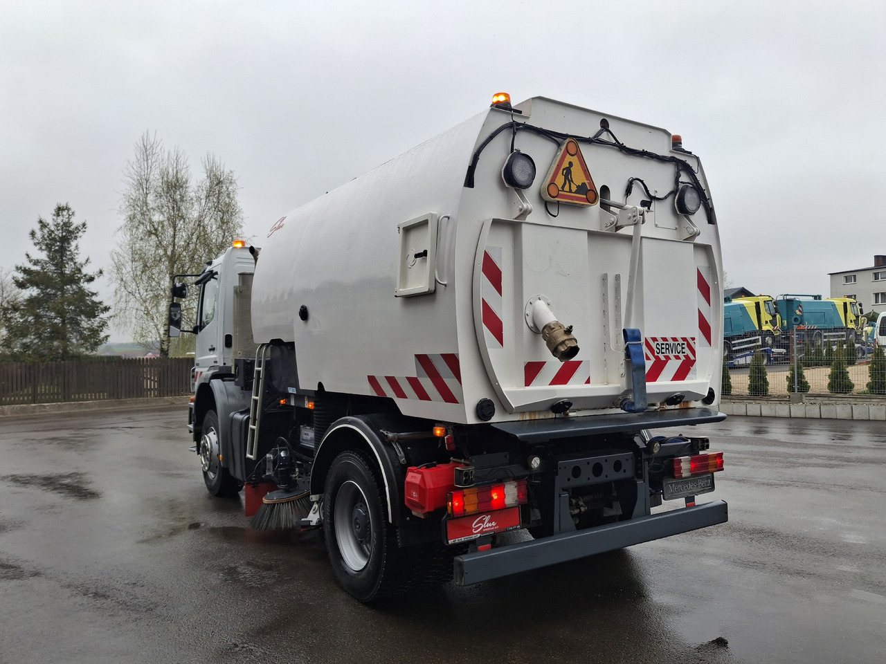 MERCEDES-BENZ Axor 1829 Zamiatarka Kehrmaschine Johnston 2 Motoren Karcher L/R - Makinë fshirëse për rrugët: foto 3 MERCEDES-BENZ Axor 1829 Zamiatarka Kehrmaschine Johnston 2 Motoren Karcher L/R - Makinë fshirëse për rrugët: foto 3