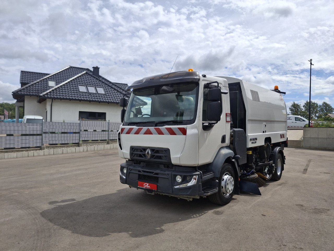 RENAULT D16 Zamiatarka Kehrmaschine FAUN Euro 6 PM10 Szczotki L/R Karcher Rura Do Liści 2 Motoren - Makinë fshirëse për rrugët: foto 2 RENAULT D16 Zamiatarka Kehrmaschine FAUN Euro 6 PM10 Szczotki L/R Karcher Rura Do Liści 2 Motoren - Makinë fshirëse për rrugët: foto 2