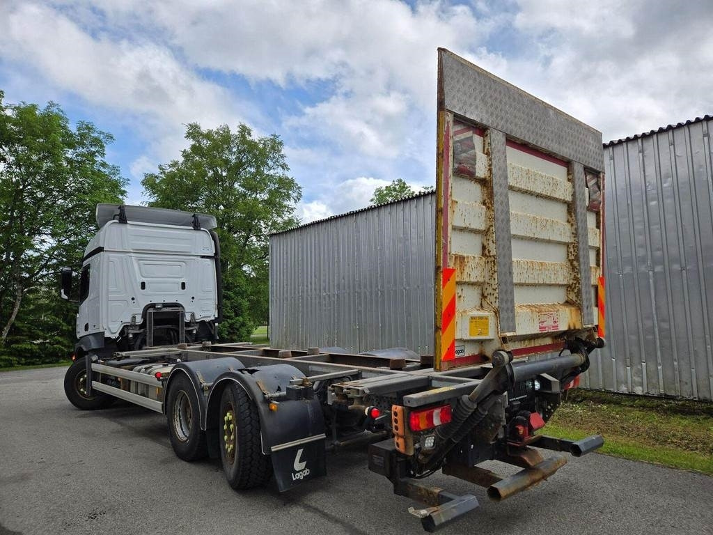 Mercedes-Benz ACTROS 2553 6X2 LAGAB - Transportjer kontejnerësh/ Kamion me karroceri të çmontueshme: foto 2 Mercedes-Benz ACTROS 2553 6X2 LAGAB - Transportjer kontejnerësh/ Kamion me karroceri të çmontueshme: foto 2