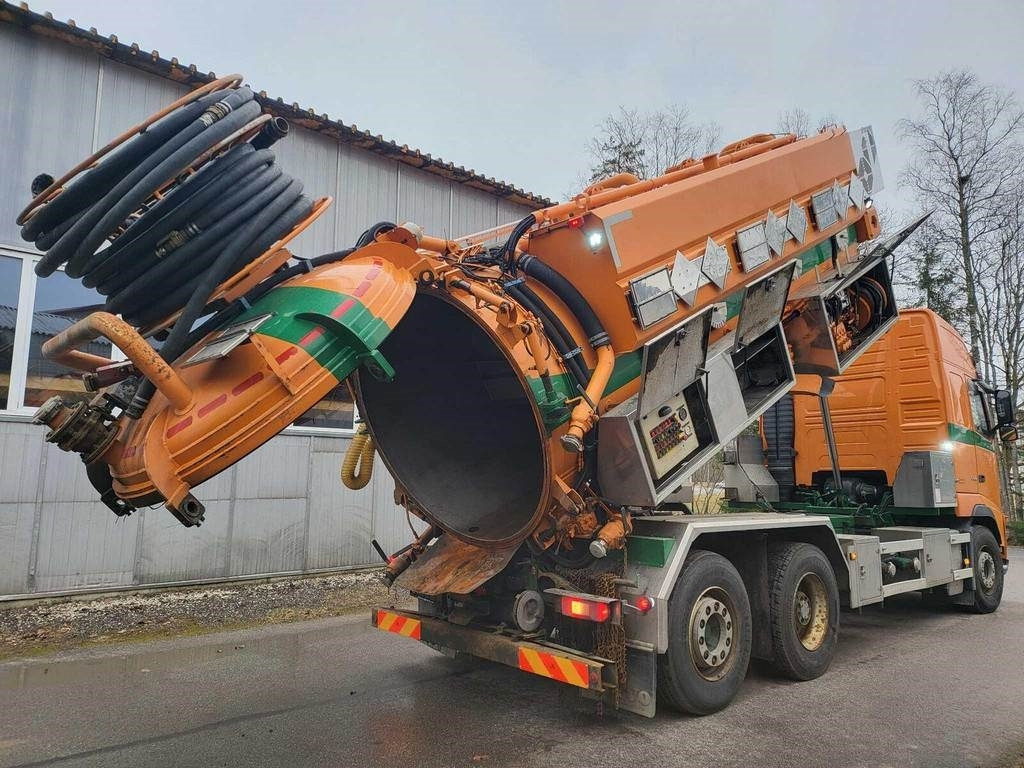 Volvo FH500 6X2 ADR KORP&SON - Kamion me vakuum: foto 4 Volvo FH500 6X2 ADR KORP&SON - Kamion me vakuum: foto 4