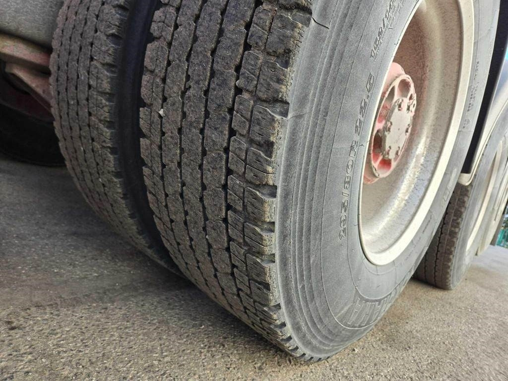 Kamion kabinë-shasi Volvo FH540 8X4 CHASSY: foto 14 Kamion kabinë-shasi Volvo FH540 8X4 CHASSY: foto 14