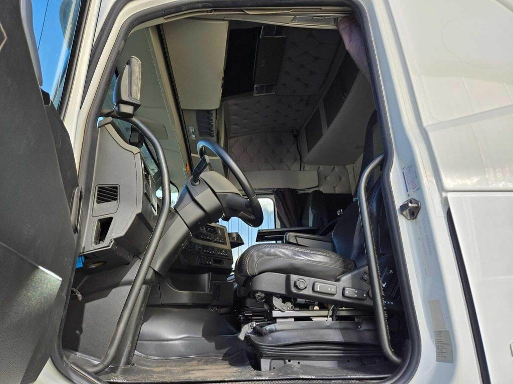 Kamion kabinë-shasi Volvo FH540 8X4 CHASSY: foto 7 Kamion kabinë-shasi Volvo FH540 8X4 CHASSY: foto 7